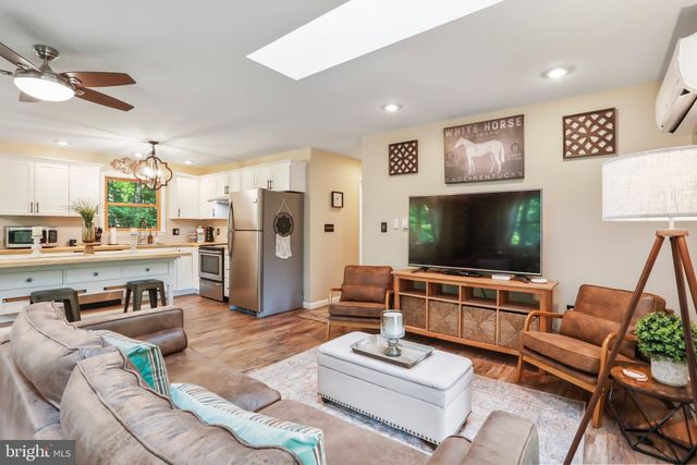 148 AMBERWOOD LN, Great Cacapon, WV 25422