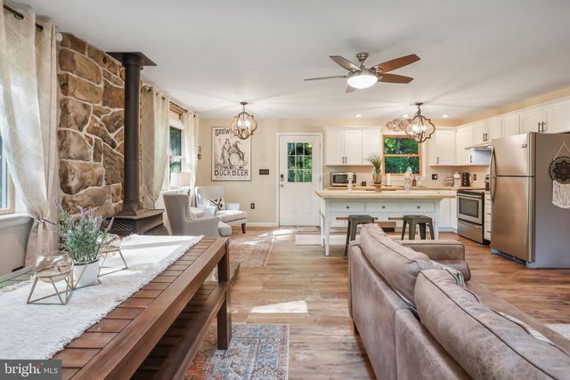 148 AMBERWOOD LN, Great Cacapon, WV 25422