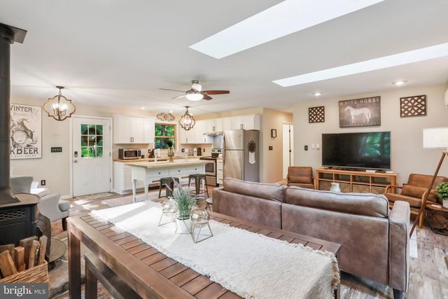 148 AMBERWOOD LN, Great Cacapon, WV 25422