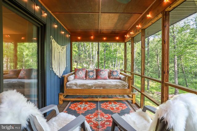 148 AMBERWOOD LN, Great Cacapon, WV 25422