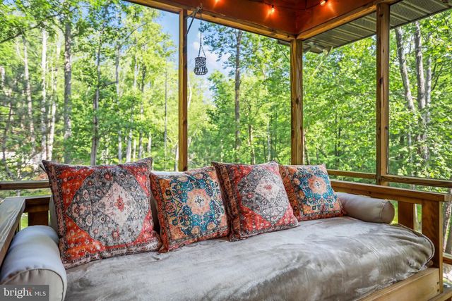 148 AMBERWOOD LN, Great Cacapon, WV 25422