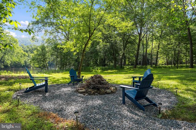 148 AMBERWOOD LN, Great Cacapon, WV 25422