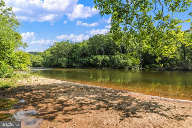 148 AMBERWOOD LN, Great Cacapon, WV 25422