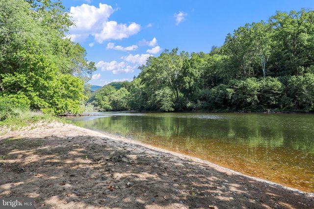 148 AMBERWOOD LN, Great Cacapon, WV 25422