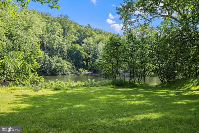 148 AMBERWOOD LN, Great Cacapon, WV 25422
