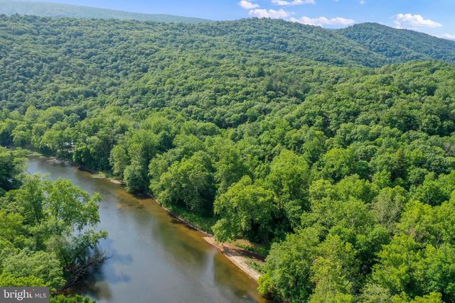 148 AMBERWOOD LN, Great Cacapon, WV 25422