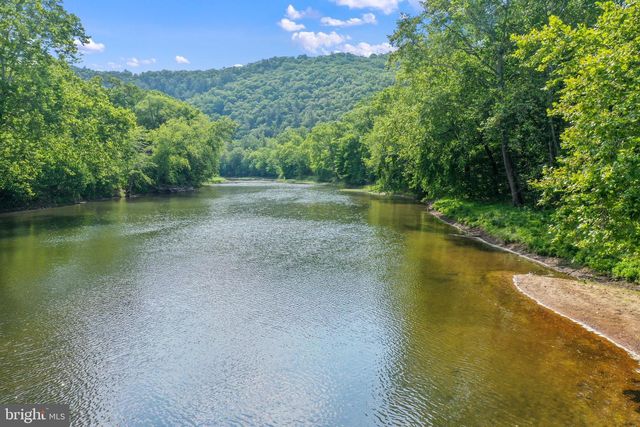 148 AMBERWOOD LN, Great Cacapon, WV 25422