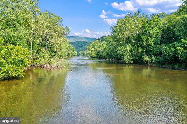 148 AMBERWOOD LN, Great Cacapon, WV 25422