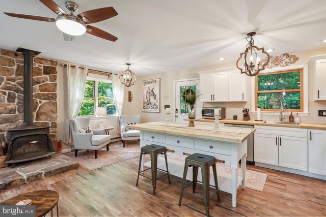 148 AMBERWOOD LN, Great Cacapon, WV 25422