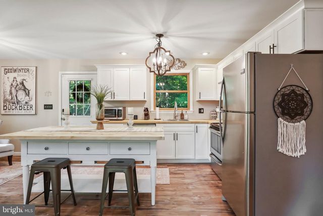 148 AMBERWOOD LN, Great Cacapon, WV 25422