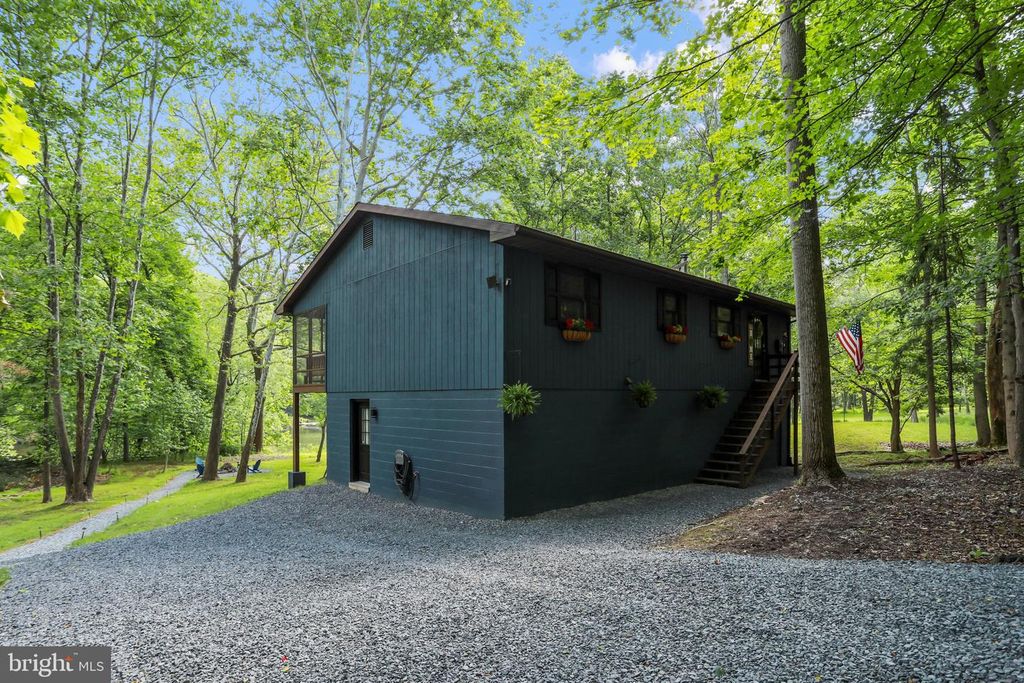 148 AMBERWOOD LN, Great Cacapon, WV 25422