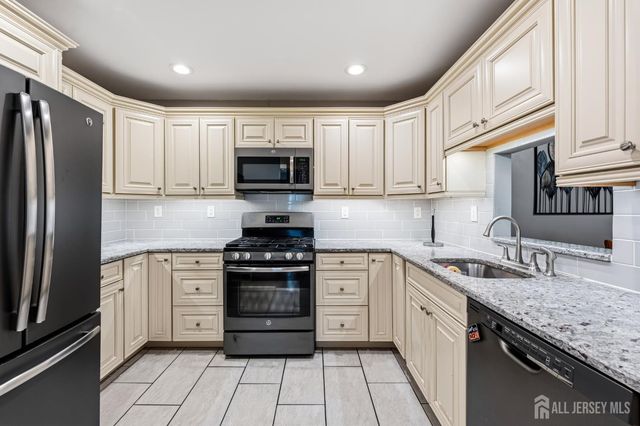 37 Morgan Place, East Brunswick, NJ 08816