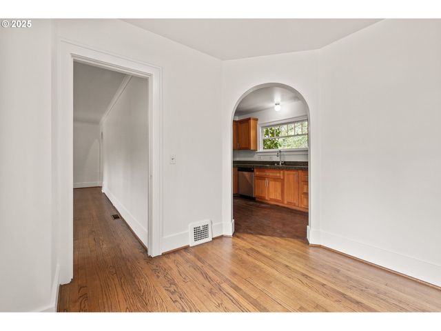 6219 N MINNESOTA Ave, Portland, OR 97217