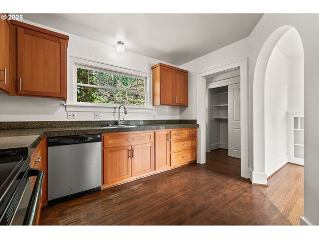 6219 N MINNESOTA Ave, Portland, OR 97217