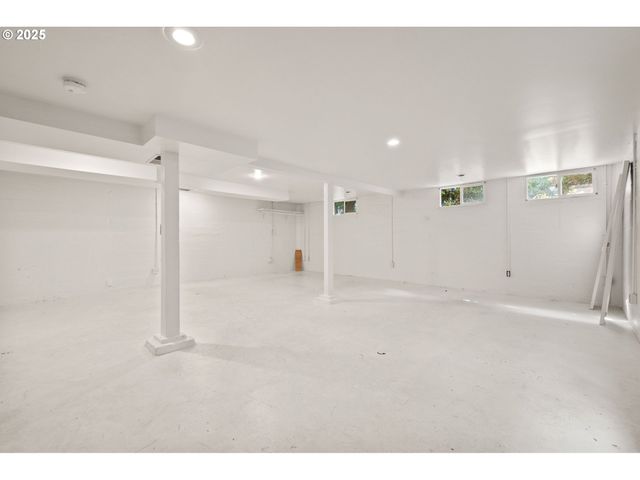 6219 N MINNESOTA Ave, Portland, OR 97217