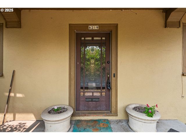 6219 N MINNESOTA Ave, Portland, OR 97217