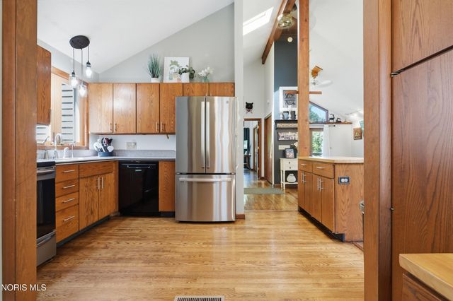 17510 Euler Road, Bowling Green, OH 43402