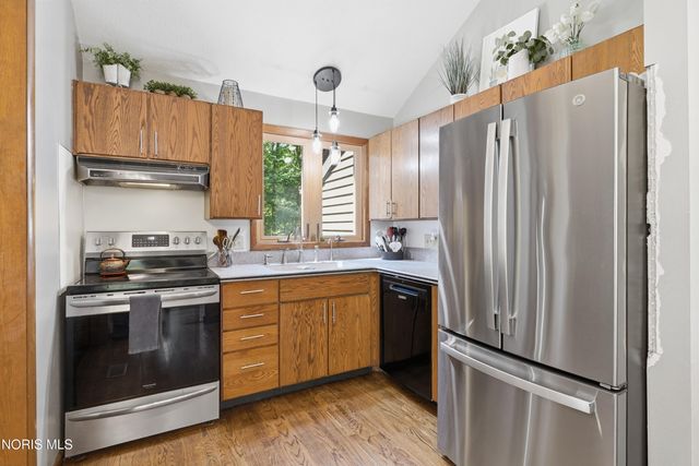 17510 Euler Road, Bowling Green, OH 43402