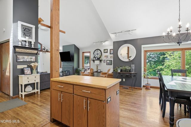 17510 Euler Road, Bowling Green, OH 43402