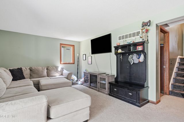 17510 Euler Road, Bowling Green, OH 43402