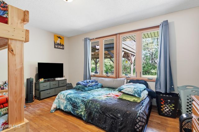 17510 Euler Road, Bowling Green, OH 43402