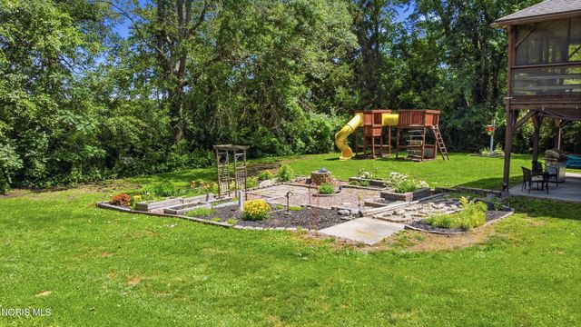 17510 Euler Road, Bowling Green, OH 43402