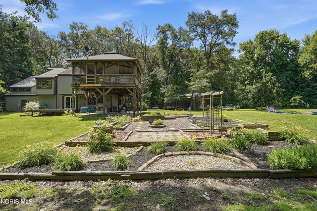 17510 Euler Road, Bowling Green, OH 43402