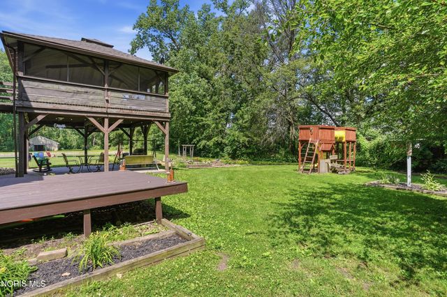 17510 Euler Road, Bowling Green, OH 43402