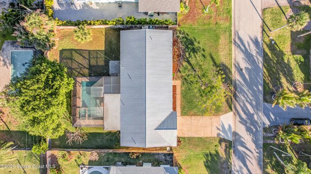 560 Glenwood Avenue, Satellite Beach, FL 32937