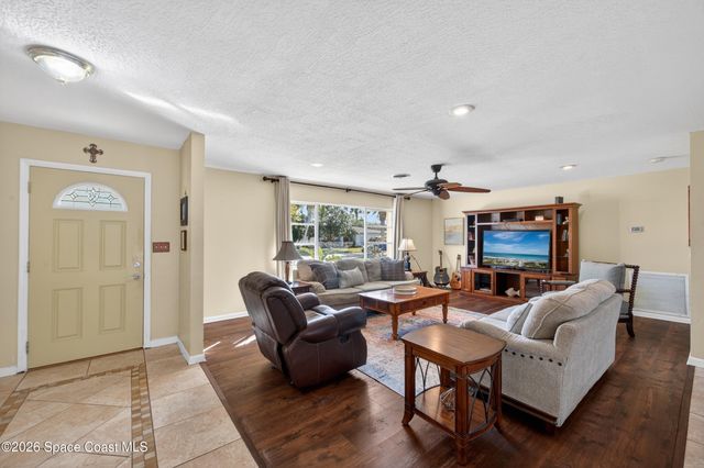 560 Glenwood Avenue, Satellite Beach, FL 32937