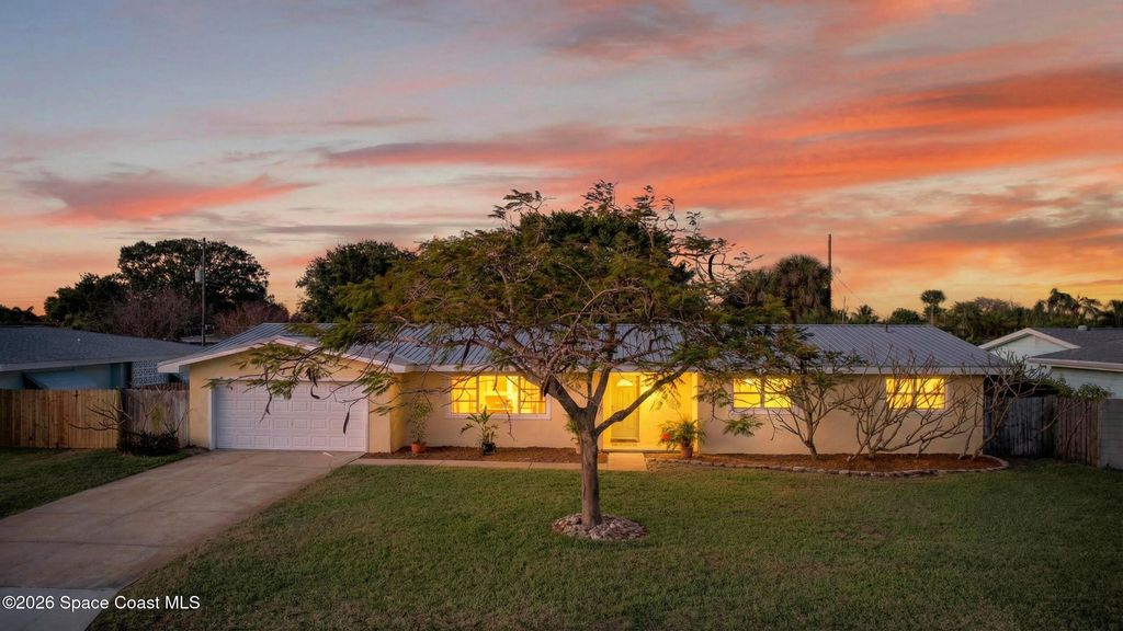 560 Glenwood Avenue, Satellite Beach, FL 32937