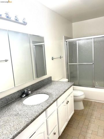 257 Poplar Ave, Hayward, CA 94541