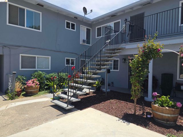 257 Poplar Ave, Hayward, CA 94541