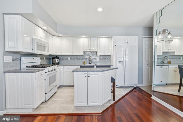 9223 MARSDEN ST, Philadelphia, PA 19114