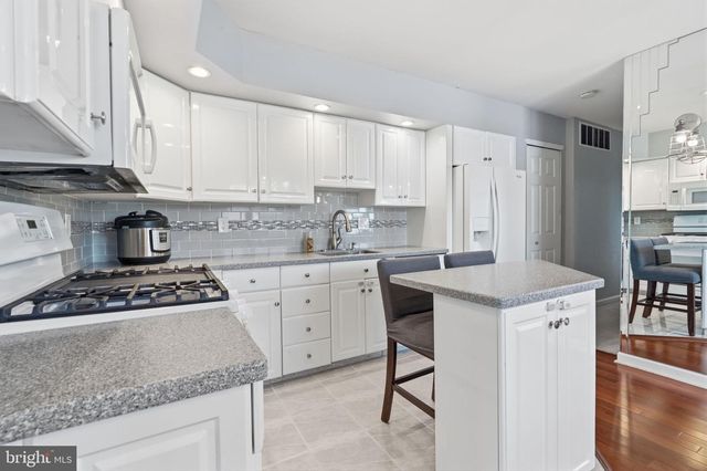 9223 MARSDEN ST, Philadelphia, PA 19114