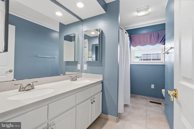 9223 MARSDEN ST, Philadelphia, PA 19114