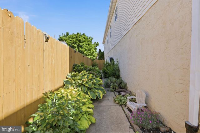 9223 MARSDEN ST, Philadelphia, PA 19114