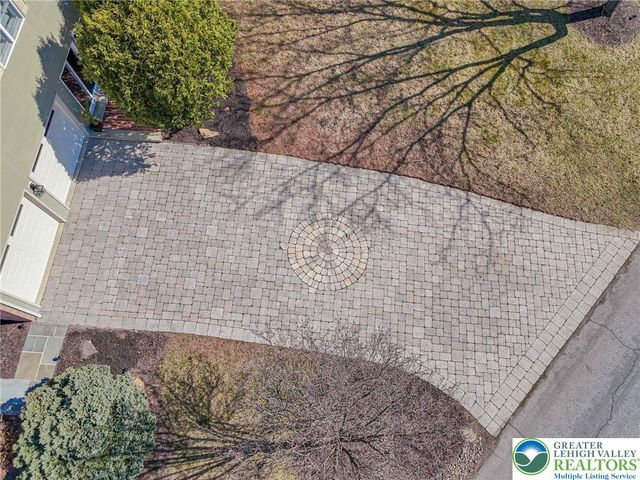 362 Hillview Drive, Lower Nazareth Twp, PA 18064