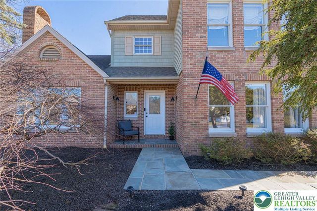 362 Hillview Drive, Lower Nazareth Twp, PA 18064