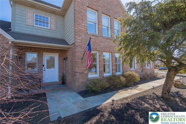 362 Hillview Drive, Lower Nazareth Twp, PA 18064