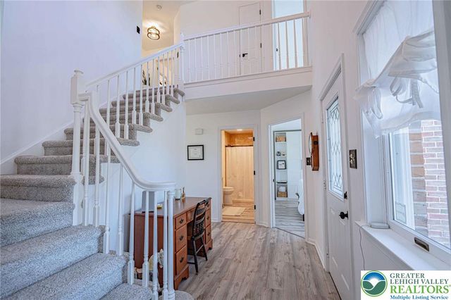 362 Hillview Drive, Lower Nazareth Twp, PA 18064