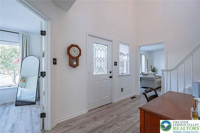 362 Hillview Drive, Lower Nazareth Twp, PA 18064