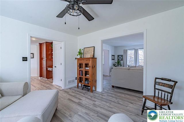 362 Hillview Drive, Lower Nazareth Twp, PA 18064