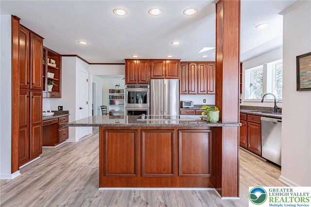 362 Hillview Drive, Lower Nazareth Twp, PA 18064