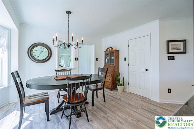 362 Hillview Drive, Lower Nazareth Twp, PA 18064