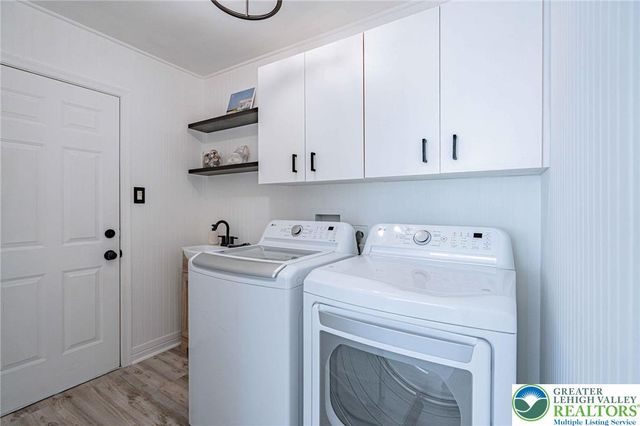 362 Hillview Drive, Lower Nazareth Twp, PA 18064