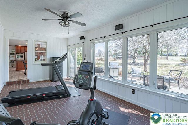 362 Hillview Drive, Lower Nazareth Twp, PA 18064