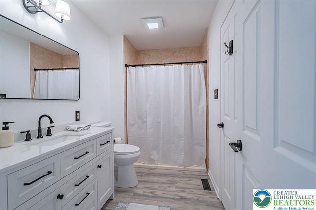 362 Hillview Drive, Lower Nazareth Twp, PA 18064