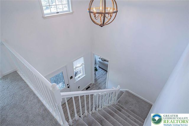 362 Hillview Drive, Lower Nazareth Twp, PA 18064