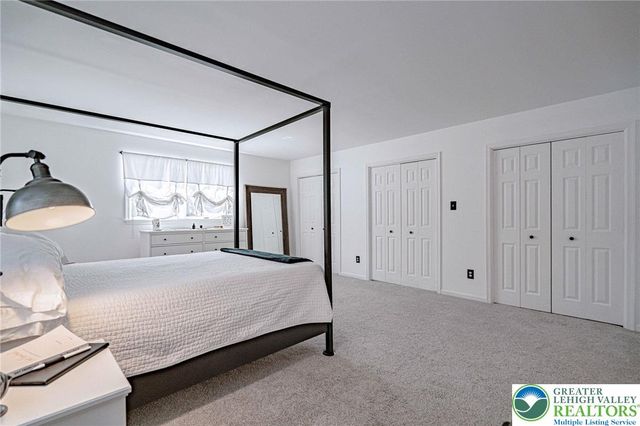 362 Hillview Drive, Lower Nazareth Twp, PA 18064